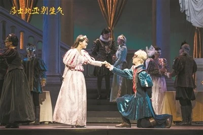 莎士比亚是什么国著名的戏剧家_一笑倾人城再笑倾人国_莎士比亚哪国人