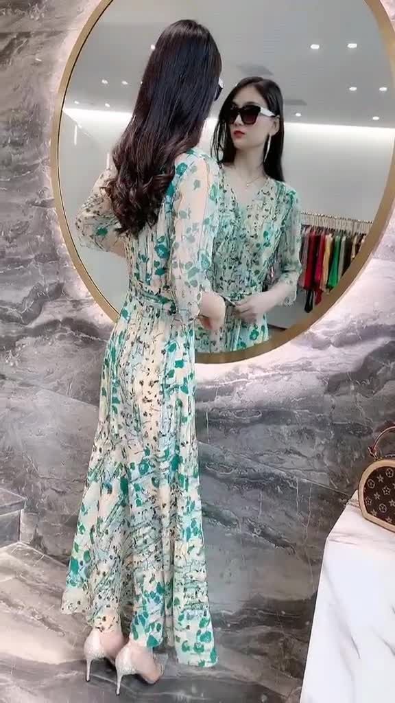 皇后新装的故事_皇后的新装_皇后新装蔡亮