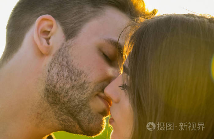 法式接吻如何接吻教程_接吻合集_一些接吻的视频