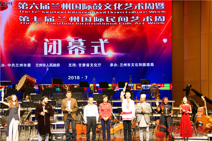 树活一张皮人活一张脸_甑皮岩人拍游客肚子意味着什么_人皮鼓