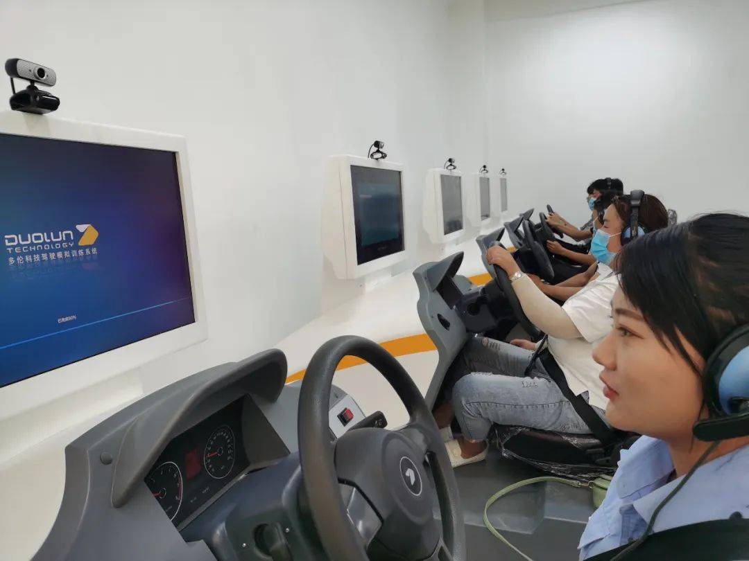 创新学习：真实模拟驾驶