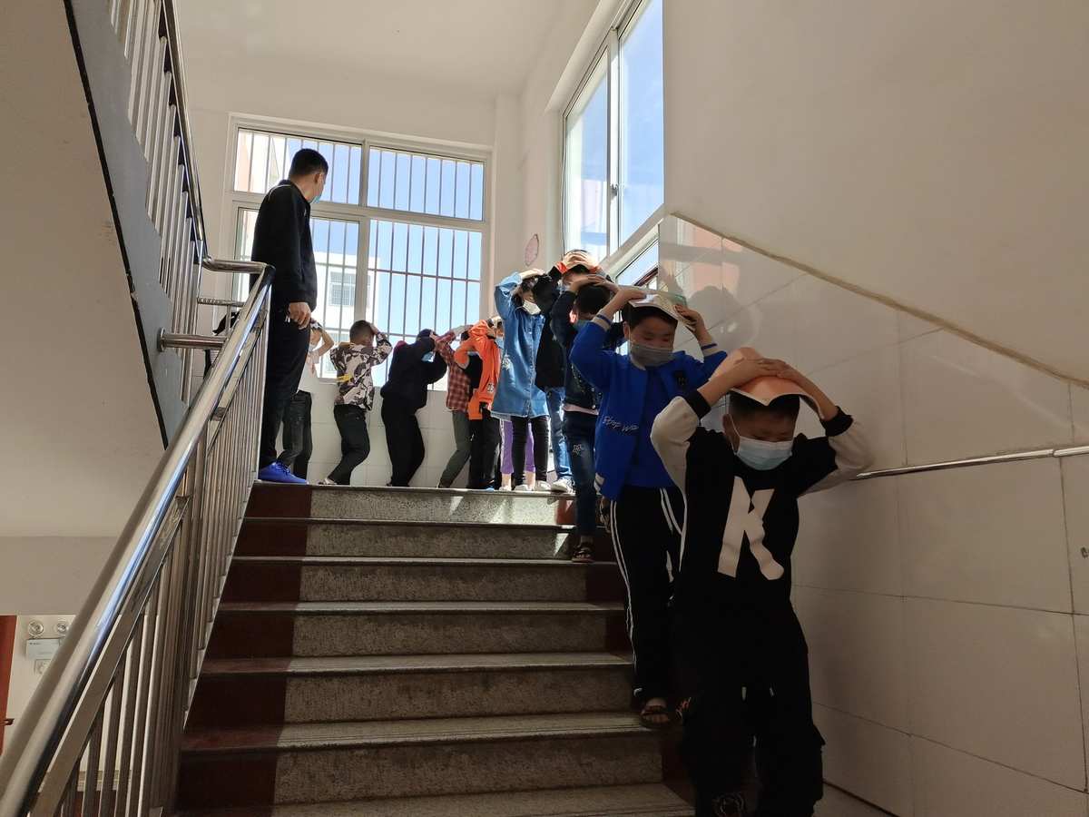 逃生绝地生国际服_绝地逃生_逃生绝地求生