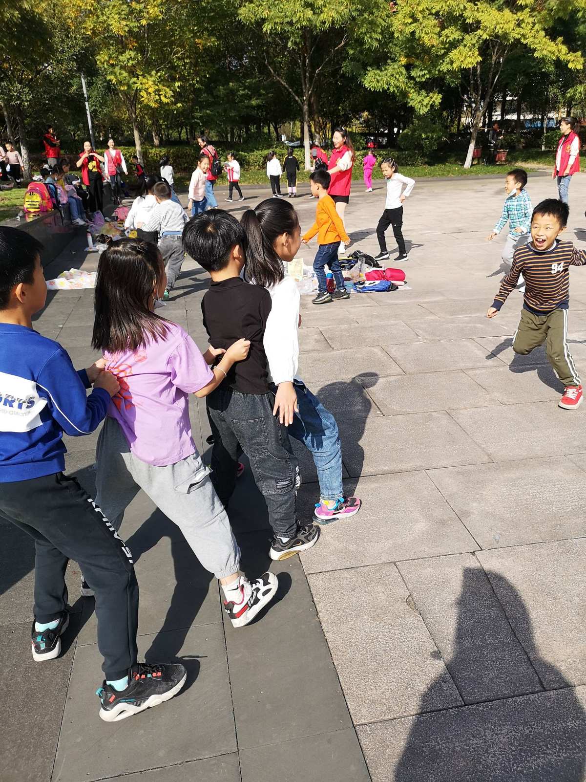 掀女生裙子游戏_游戏掀裙子_掀裙子游戏