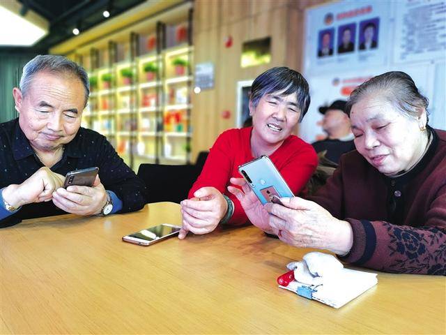 老年手机游戏中心在哪_老人机游戏_中老年游戏手机