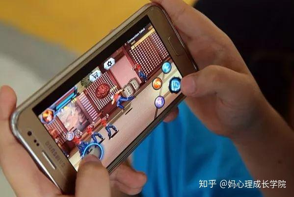 自闭游戏手游_手机游戏自闭时刻_让人自闭的手机游戏