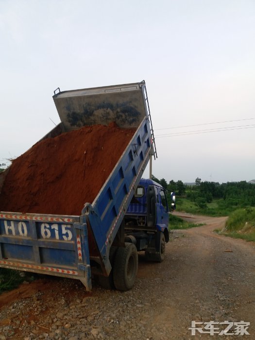 手机游戏卡车怎么走泥巴路_泥路货车游戏_泥巴卡车视频