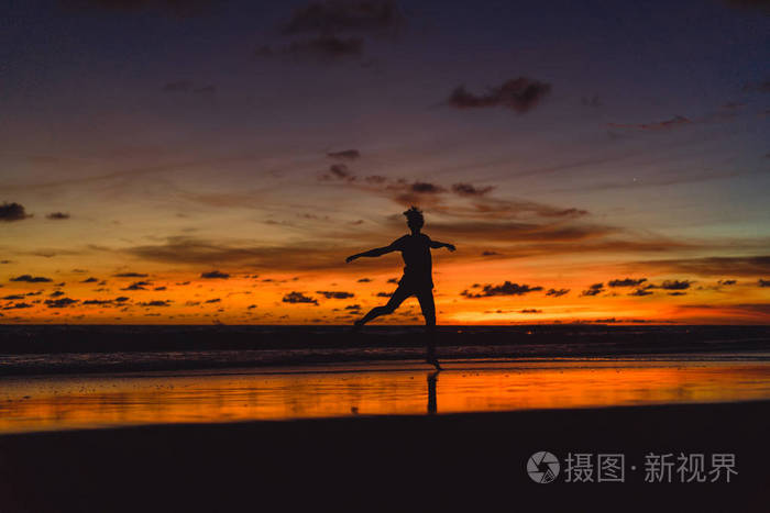 手机摄影海边游戏_海边拍照下载什么相机_海边摄影