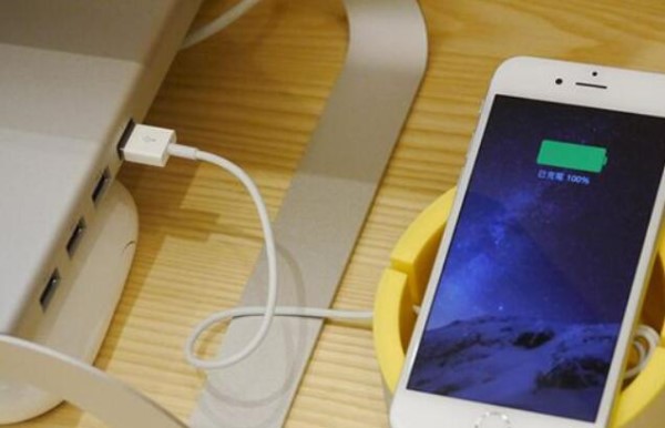 iphone老是充电进不去_苹果手机充不进电的原因和解决方法_充电苹果充不进去是怎么回事