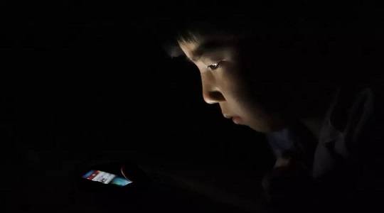 手机玩游戏一天50元_玩手机玩一天_一天玩手机游戏多久时间适宜
