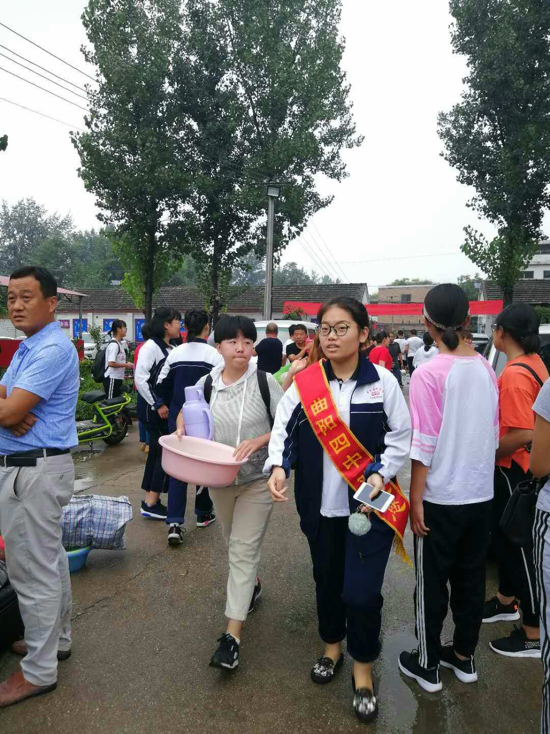 海雄和佟丽雅什么关系_海雄注塑机有限公司_海雄