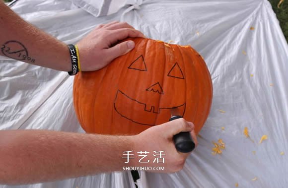 万圣节南瓜灯笼的做法_万圣节南瓜灯的制作过程_万圣节南瓜灯的做法
