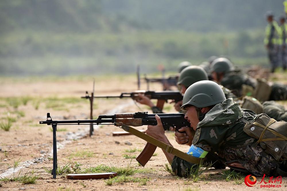 射击生存端游_手机射击版的多人生存游戏_射击生存游戏手游