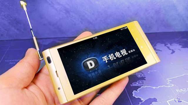 电视上玩大型单机软件_手机怎么连电视玩单机游戏_电视游戏用手机玩的软件