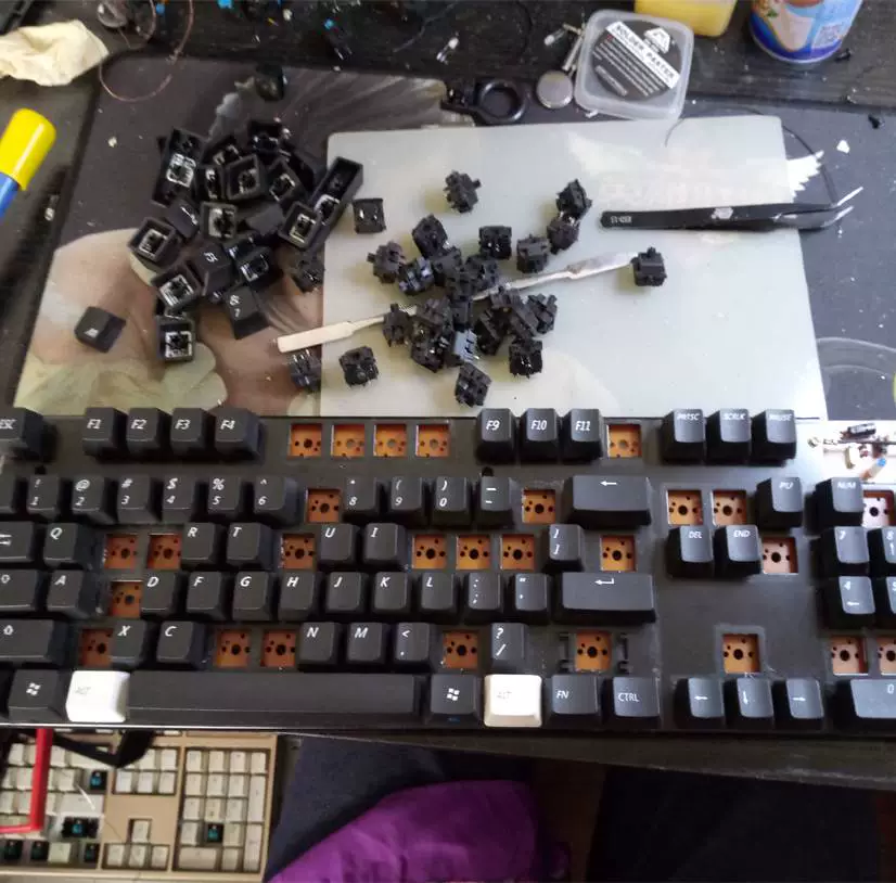 摔键盘手机游戏能玩吗_打游戏摔键盘_手机游戏键盘摔了
