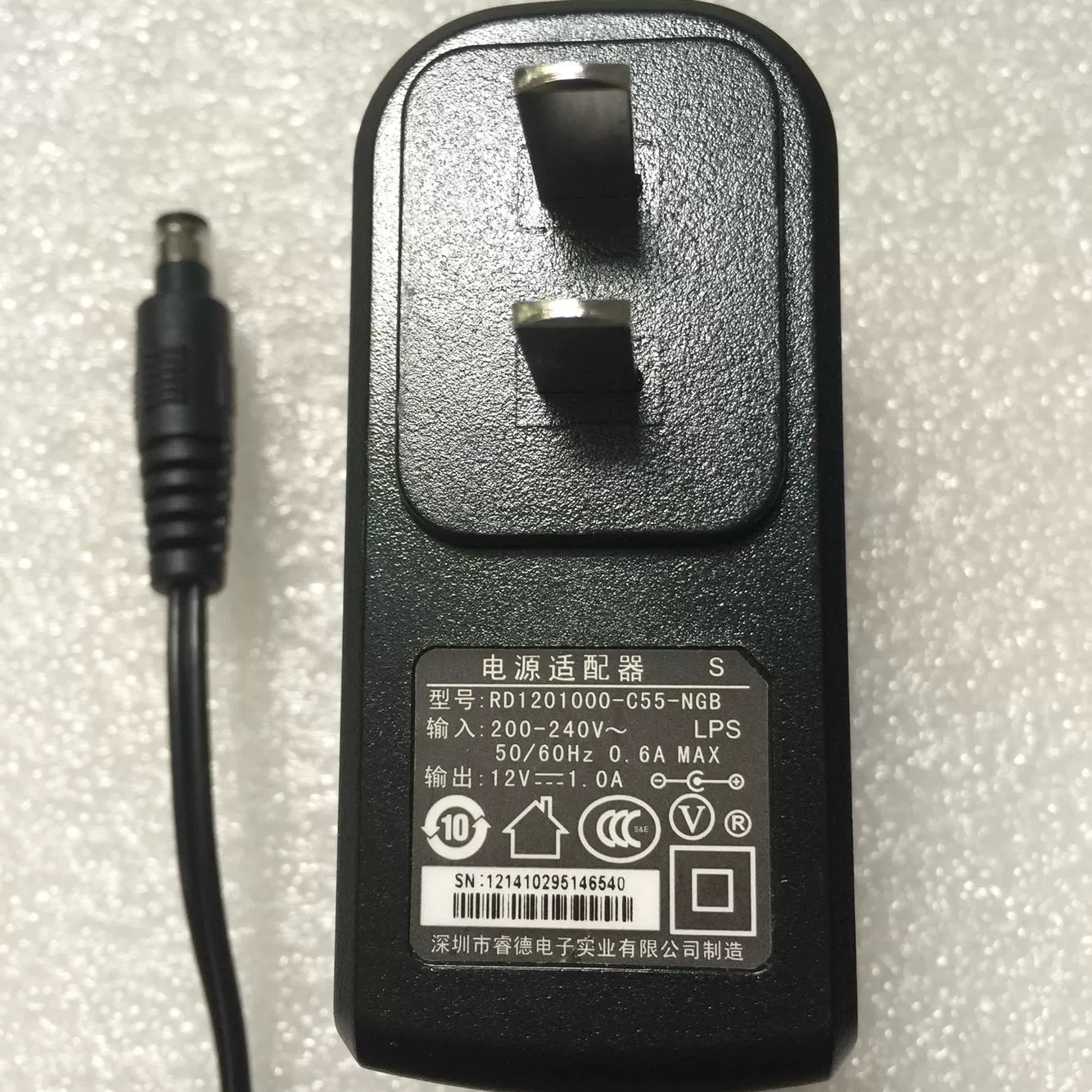 苹果手机为啥充着电会触电_苹果手机充不进去电是什么问题_苹果手机充进去电怎么办