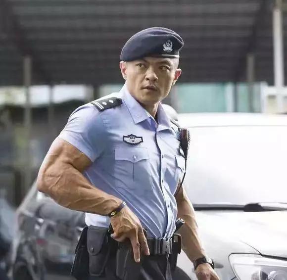 警察玩手机游戏犯法吗_警察玩手机游戏怎么处理_手机玩警察的游戏吗