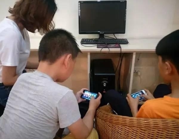 种手机游戏_手机种田游戏排行_手机类游戏