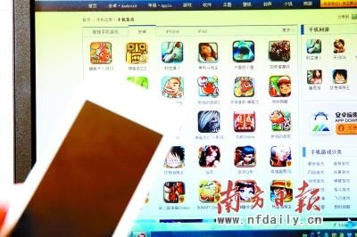 玩游戏砸手机_玩游戏怒砸手机_手机游戏撞头游戏