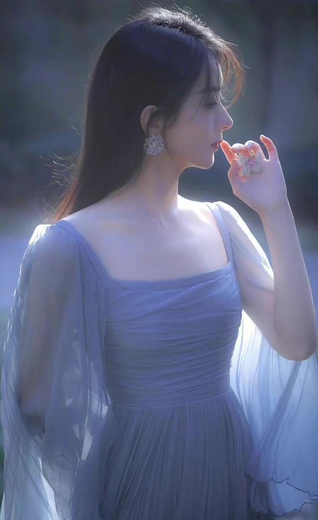主角是女性的游戏流小说_主角是美女的手机游戏_手机上美女主角的游戏小说