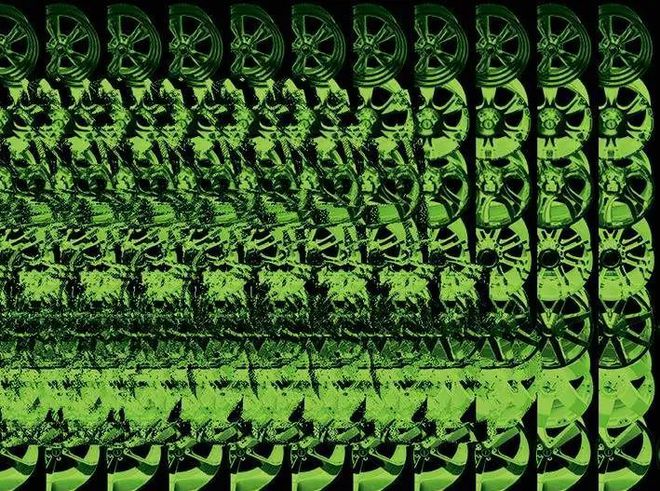 玩游戏手机屏幕出现彩色条纹_手机玩游戏中间有条线_手机玩游戏出现一条线条