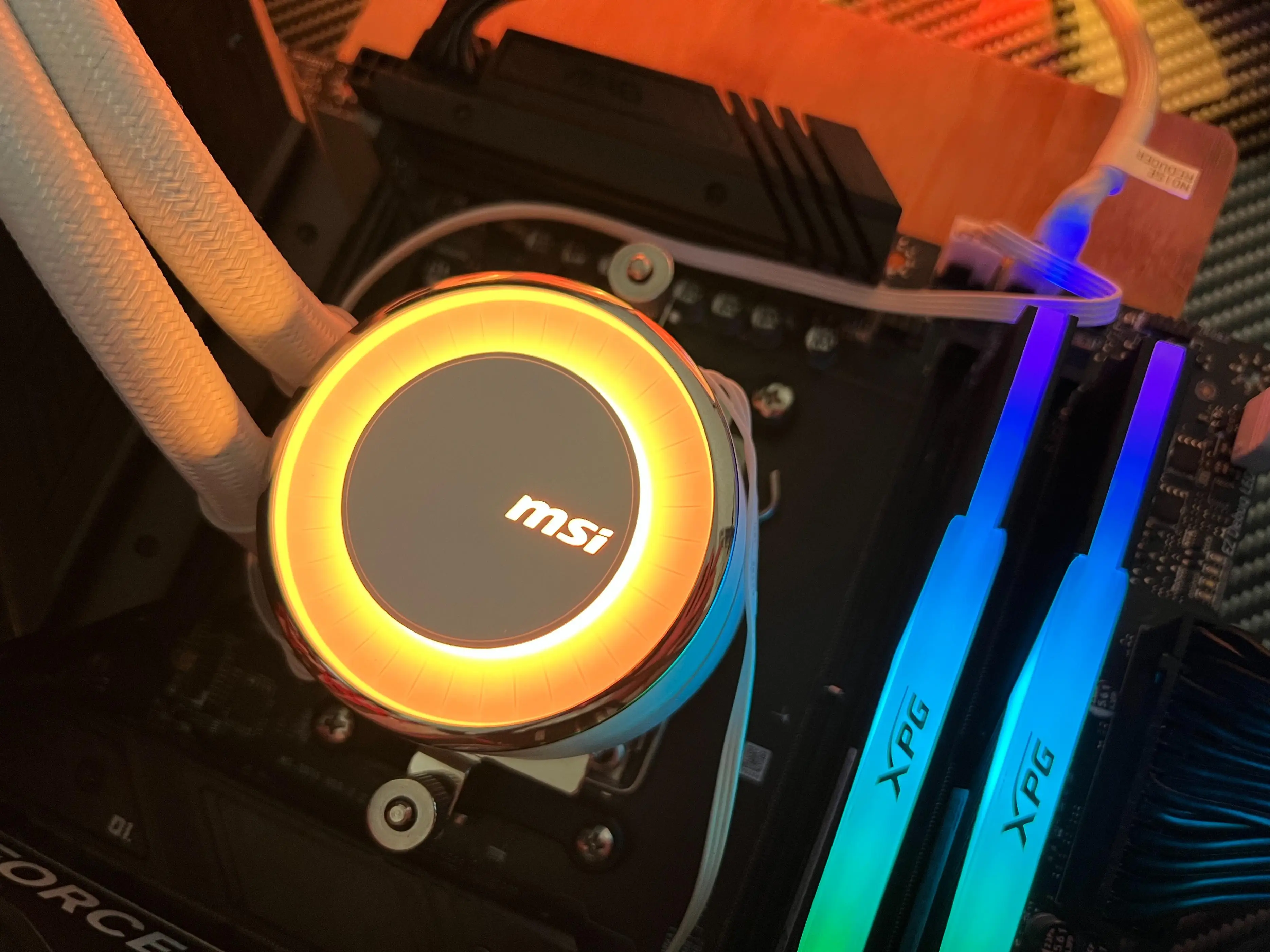 夏天玩手机发烫怎么办_夏天玩手机烫手怎么办_手机夏天玩游戏温度最高