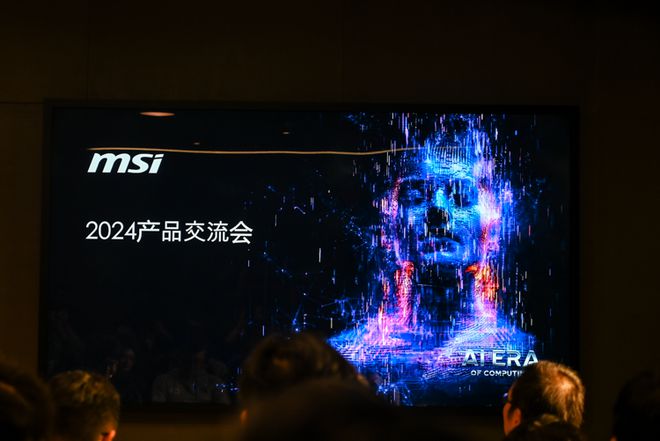 手机游戏图片在手机什么位置_手机上的电脑游戏图片_用电脑打游戏的照片