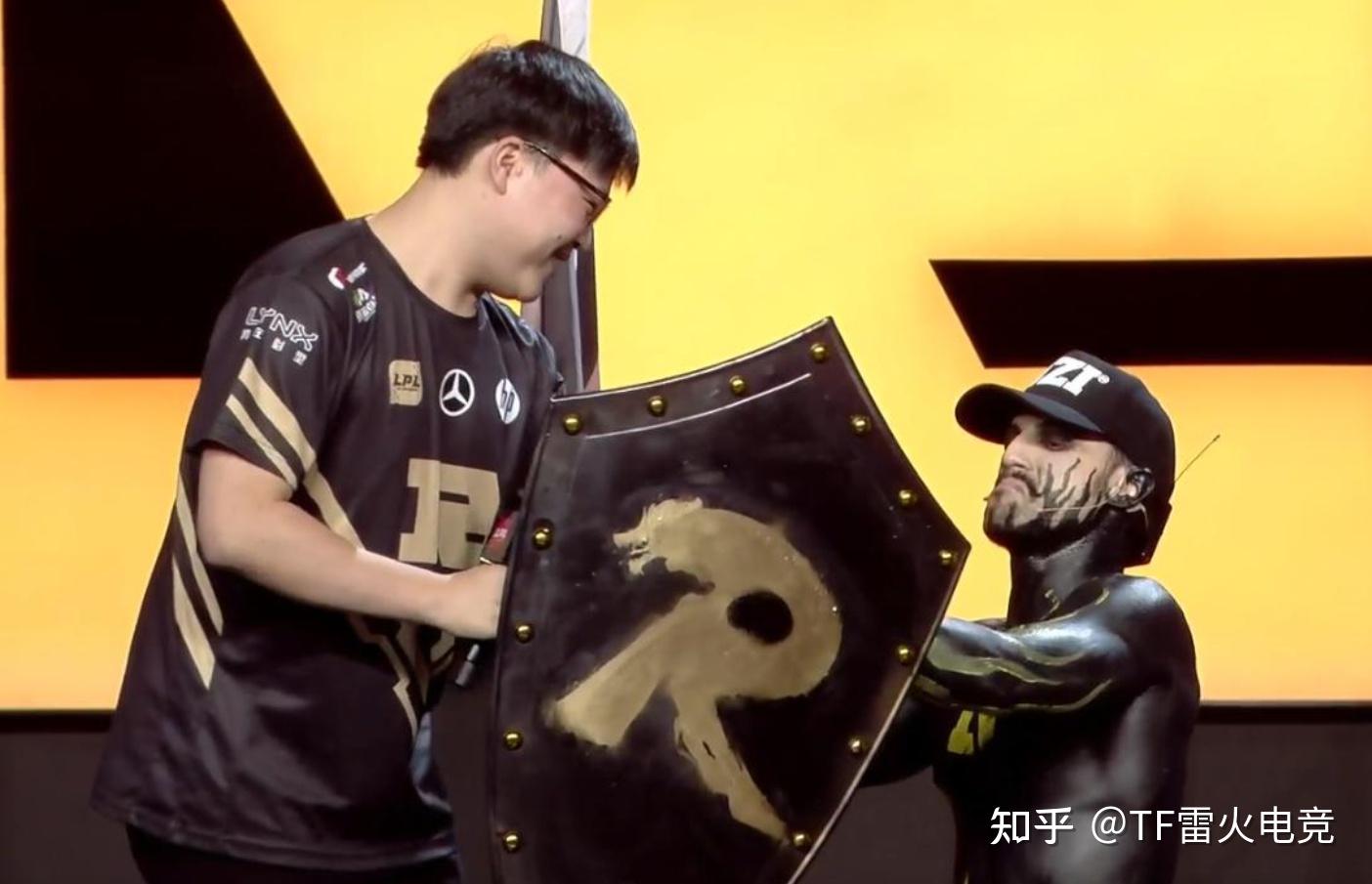 伞根硕图片_良小伞为什么叫伞根硕_伞根硕照片