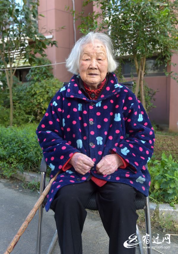 电影百岁老人跷家去_白岁老人跷家去_百岁老人跷家去