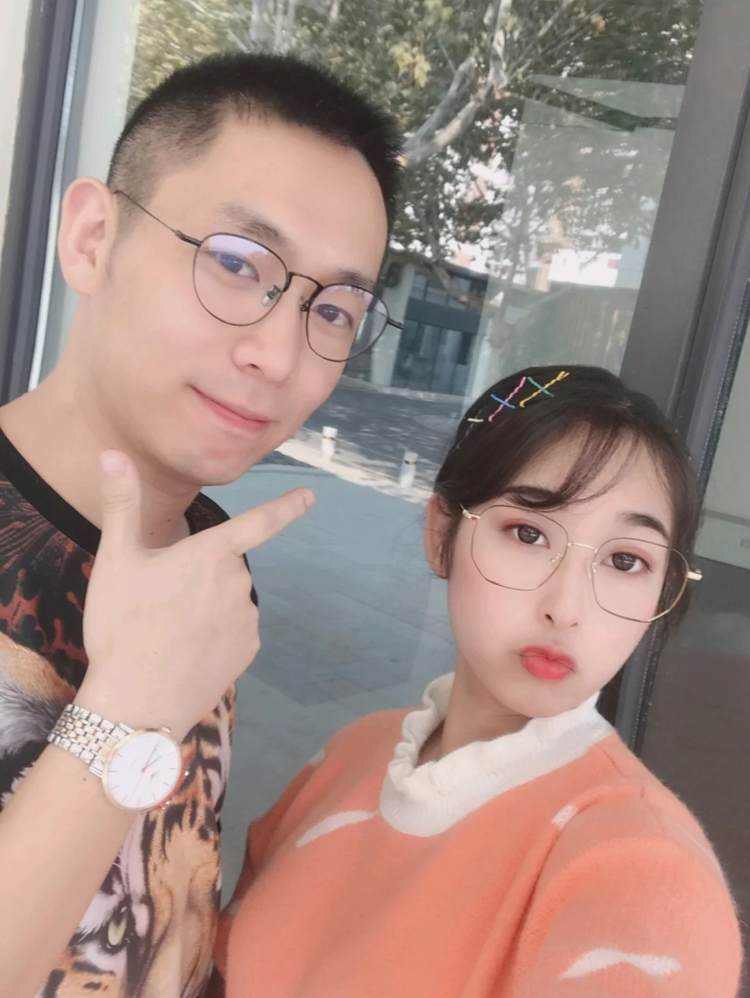 手机游戏白屏怎么解决_手机进水后喇叭有杂音_手机游戏分享后有个白框